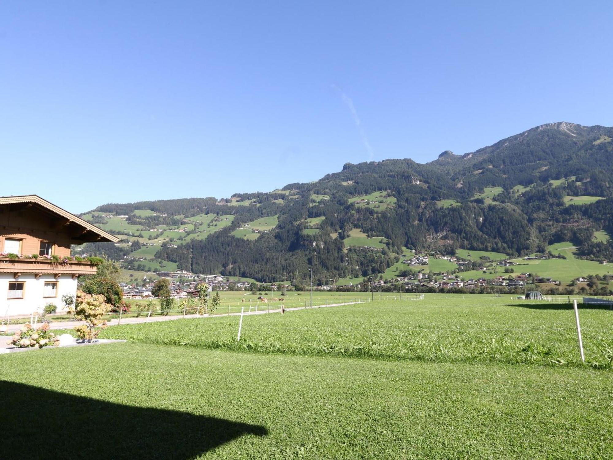 Quiet Holiday Flat Near The Mayrhofen Ski Area Schwendau Exterior photo